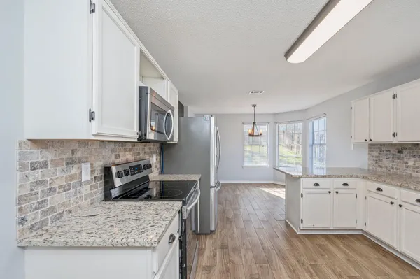 $1,950 | 121 Nicole Lane, Crestview, FL 32539