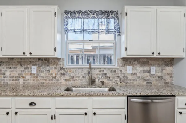 $1,950 | 121 Nicole Lane, Crestview, FL 32539