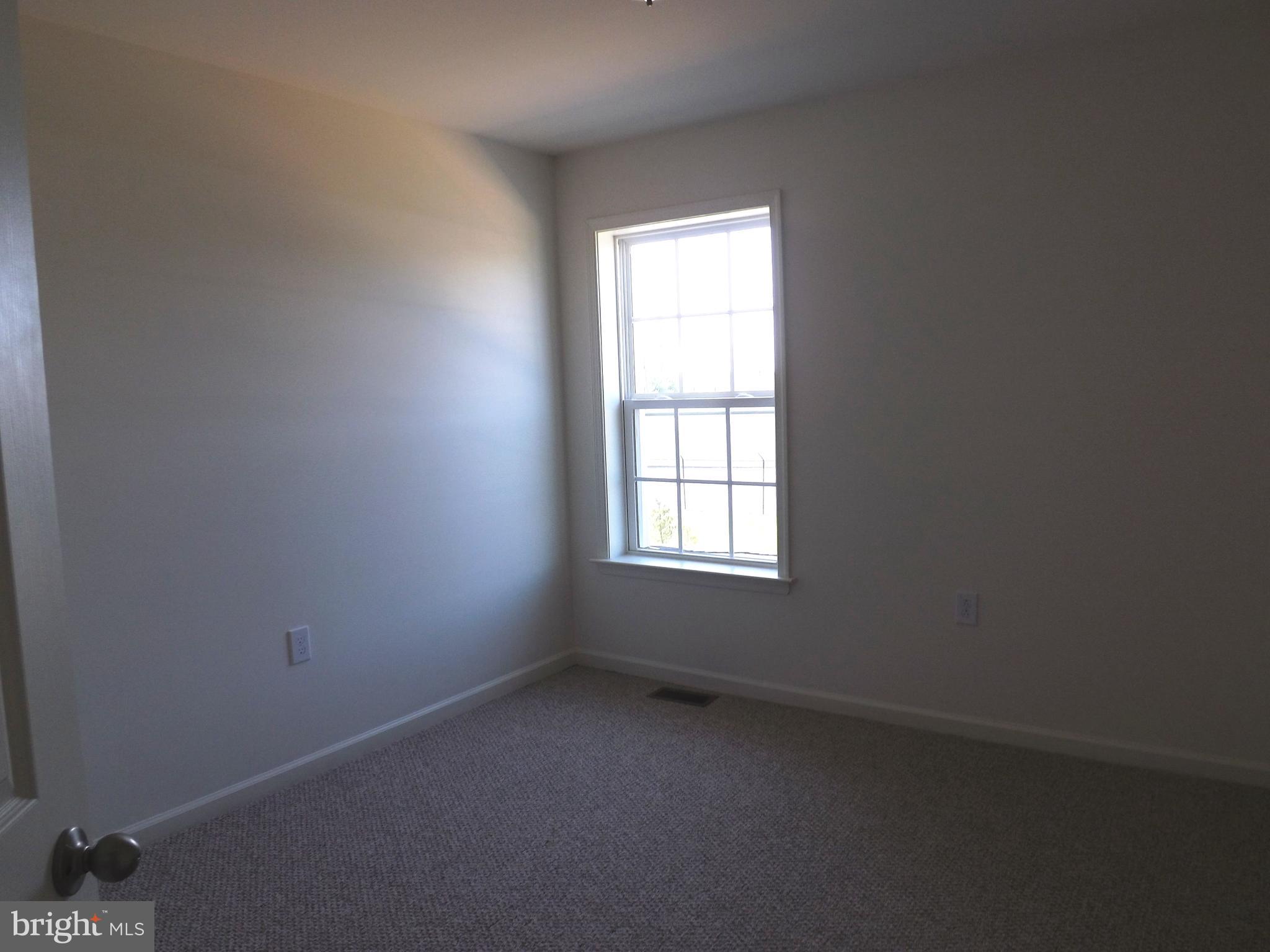 60 Chennault Trail Falling Waters, WV 25419 - Photo 5 of 17