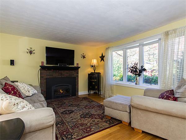 15 Charme Road Billerica, MA 01821 - Photo 3 of 16