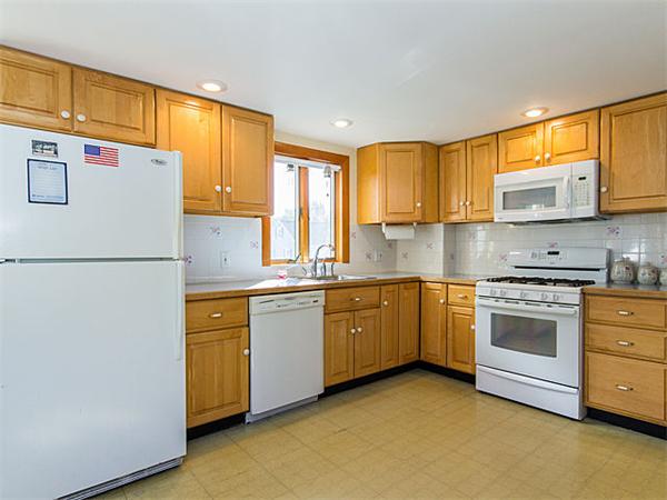 15 Charme Road Billerica, MA 01821 - Photo 9 of 16