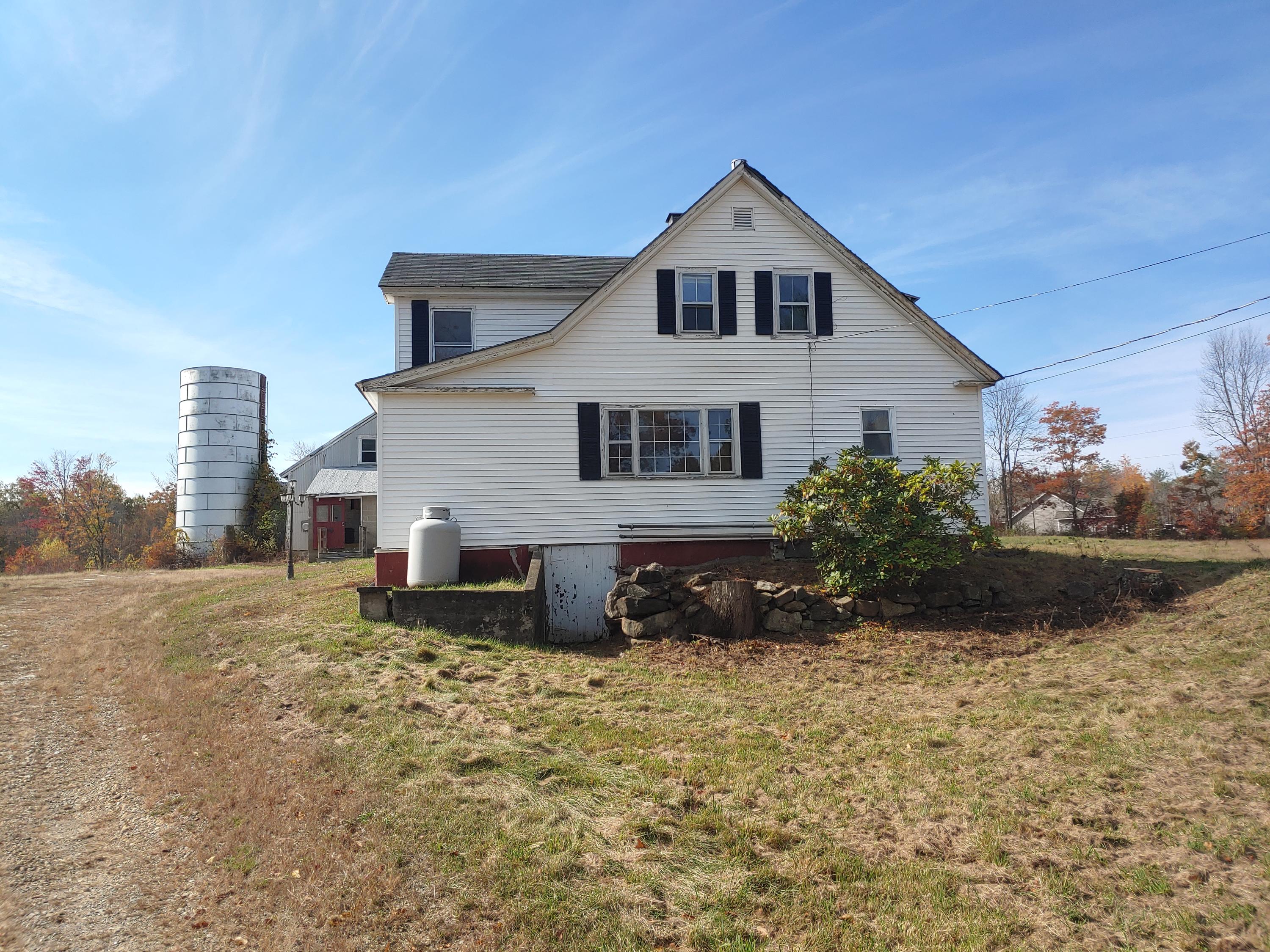 66 Deering Neighborhood Road Springvale, ME 04083 - Photo 4 of 26 1018201149
