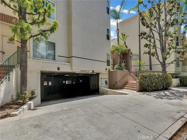$650,000 | 5420 Sylmar Avenue, Unit 113, Sherman Oaks, CA 91401