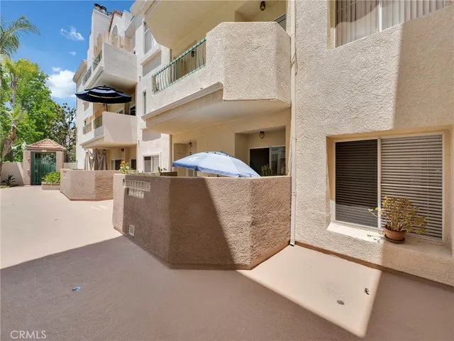 $650,000 | 5420 Sylmar Avenue, Unit 113, Sherman Oaks, CA 91401