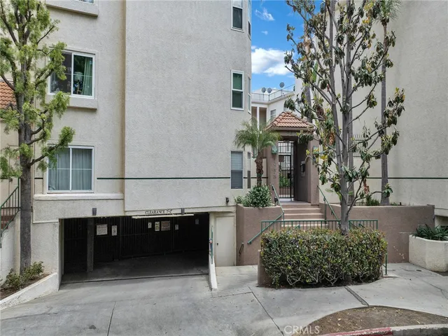 $650,000 | 5420 Sylmar Avenue, Unit 113, Sherman Oaks, CA 91401