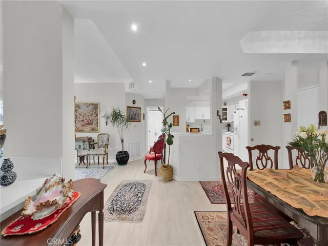 $650,000 | 5420 Sylmar Avenue, Unit 113, Sherman Oaks, CA 91401