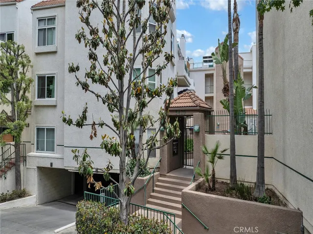 $650,000 | 5420 Sylmar Avenue, Unit 113, Sherman Oaks, CA 91401
