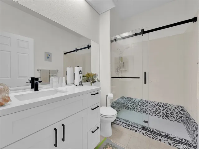 $650,000 | 5420 Sylmar Avenue, Unit 113, Sherman Oaks, CA 91401