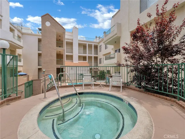 $650,000 | 5420 Sylmar Avenue, Unit 113, Sherman Oaks, CA 91401