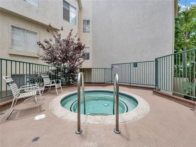 $650,000 | 5420 Sylmar Avenue, Unit 113, Sherman Oaks, CA 91401