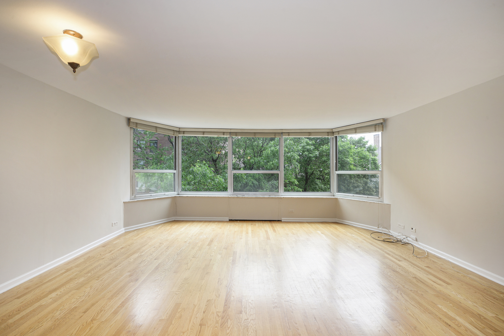 720 West Gordon Terrace, Unit 3L Chicago, IL 60613 - Photo 2 of 8