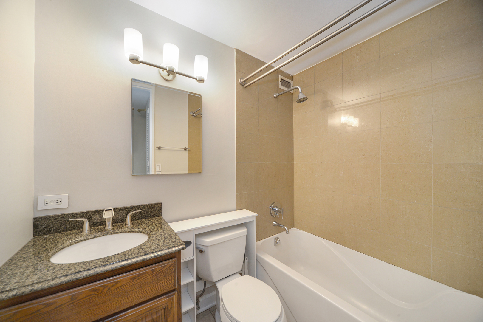 720 West Gordon Terrace, Unit 3L Chicago, IL 60613 - Photo 8 of 8