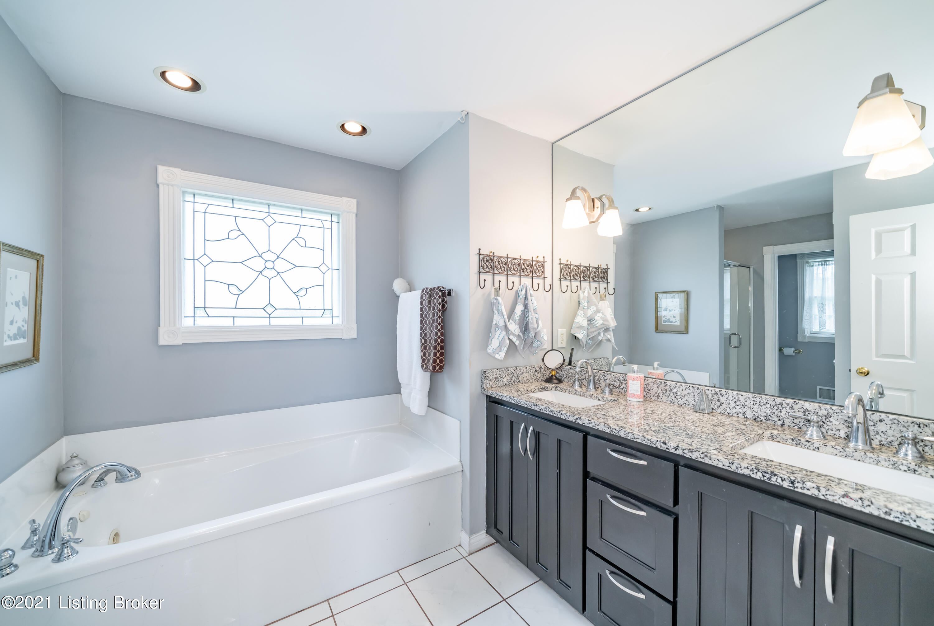 4140 Veechdale Road Simpsonville, KY 40067 - Photo 15 of 43 4140 Veechdale Rd Simpsonville-12