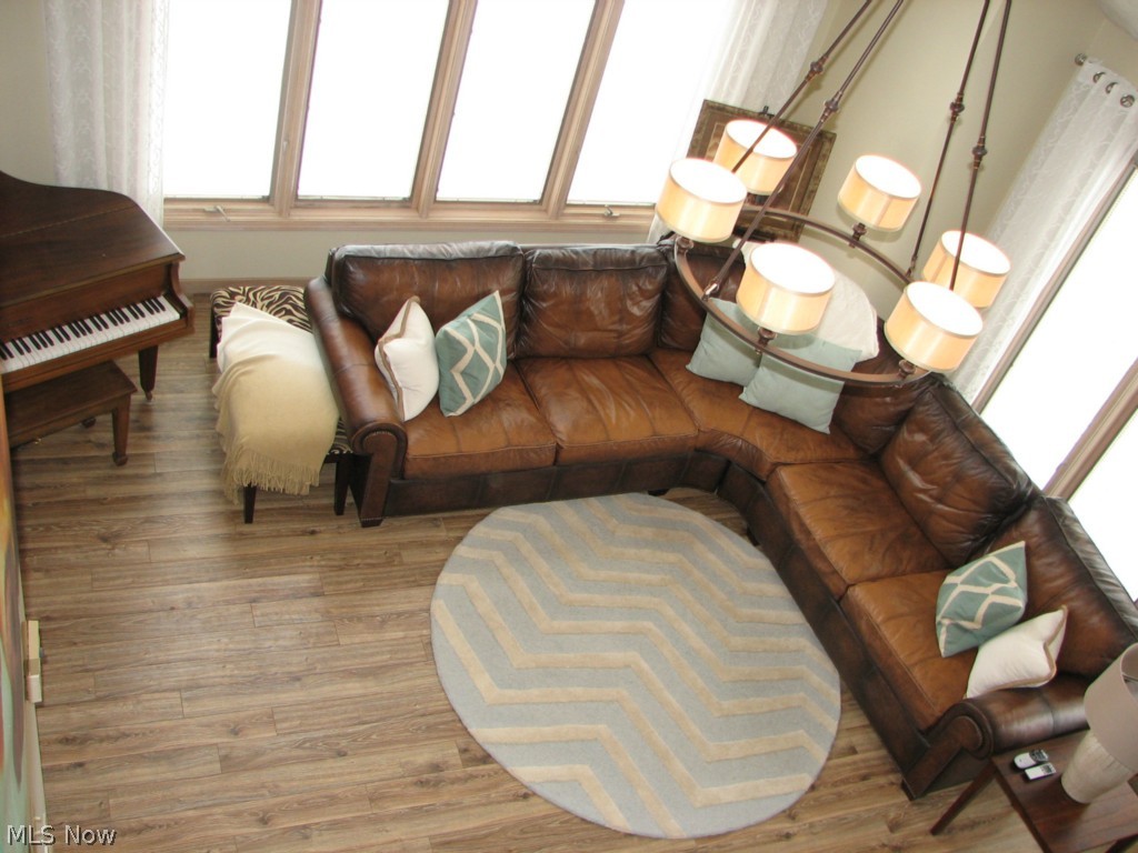 129 Shore Line Avenue Northwest Canton, OH 44708 - Photo 3 of 24 Gallery Image 3