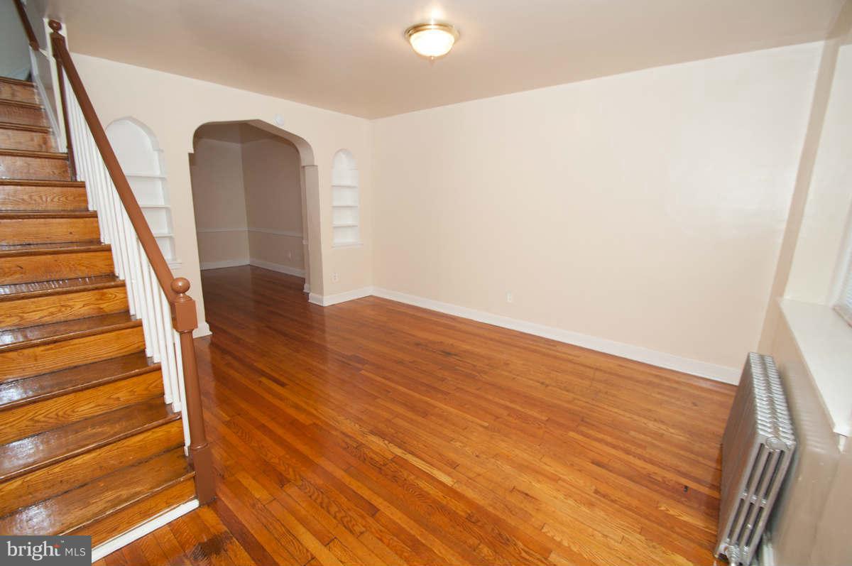 512 East Cold Spring Lane Baltimore, MD 21212 - Photo 3 of 14 Living Room
