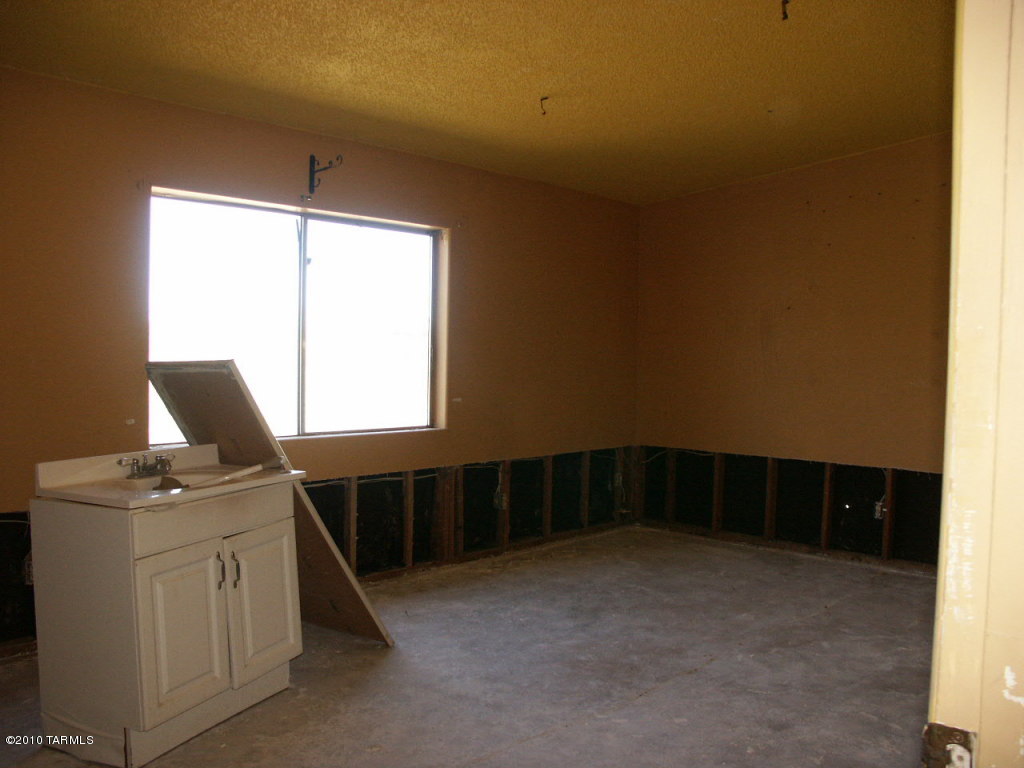 1372 North Ocotillo Road Benson, AZ 85602 - Photo 5 of 10