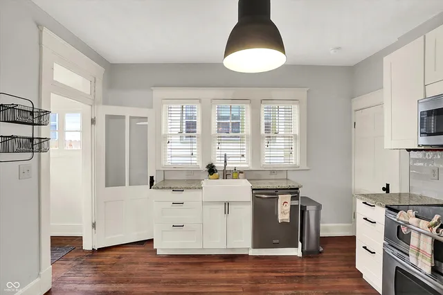 $309,900 | 4330 Carrollton Avenue, Indianapolis, IN 46205