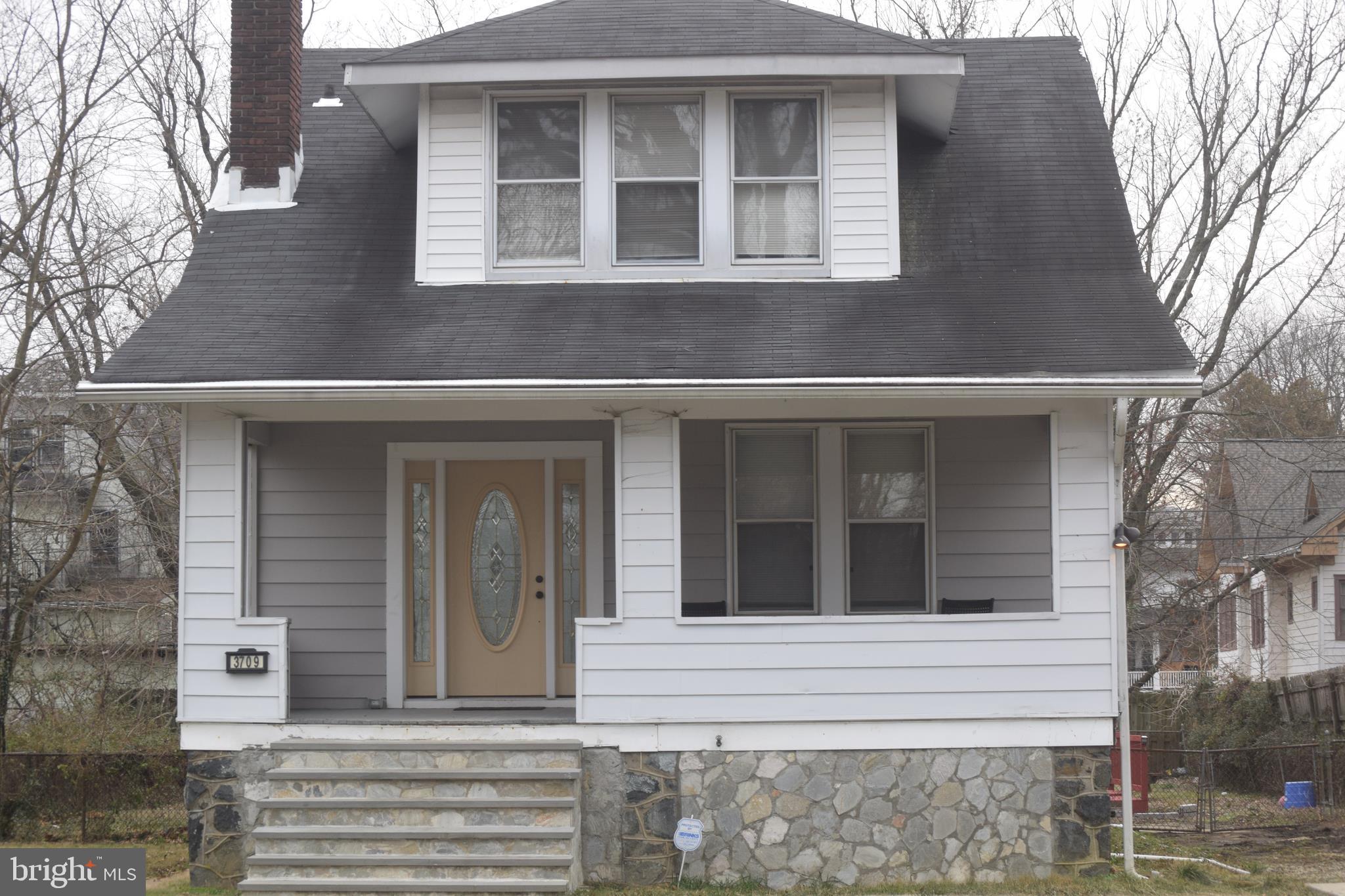 3709 Barrington Road Baltimore, MD 21215 - Photo 2 of 29