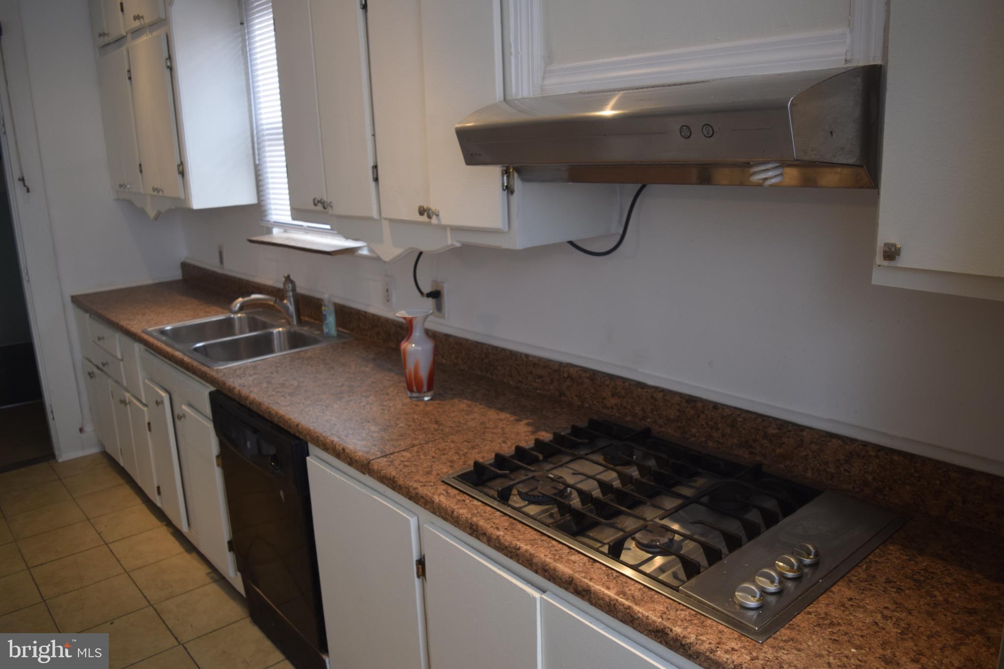 3709 Barrington Road Baltimore, MD 21215 - Photo 14 of 29