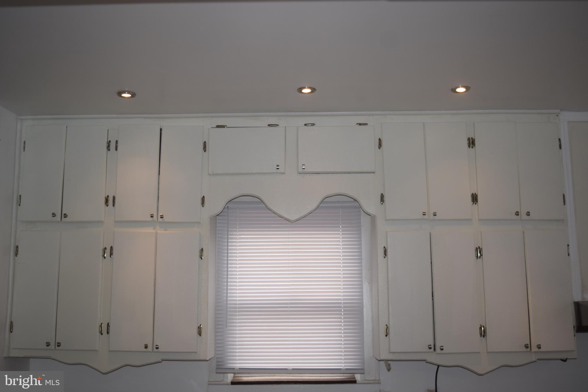 3709 Barrington Road Baltimore, MD 21215 - Photo 17 of 29