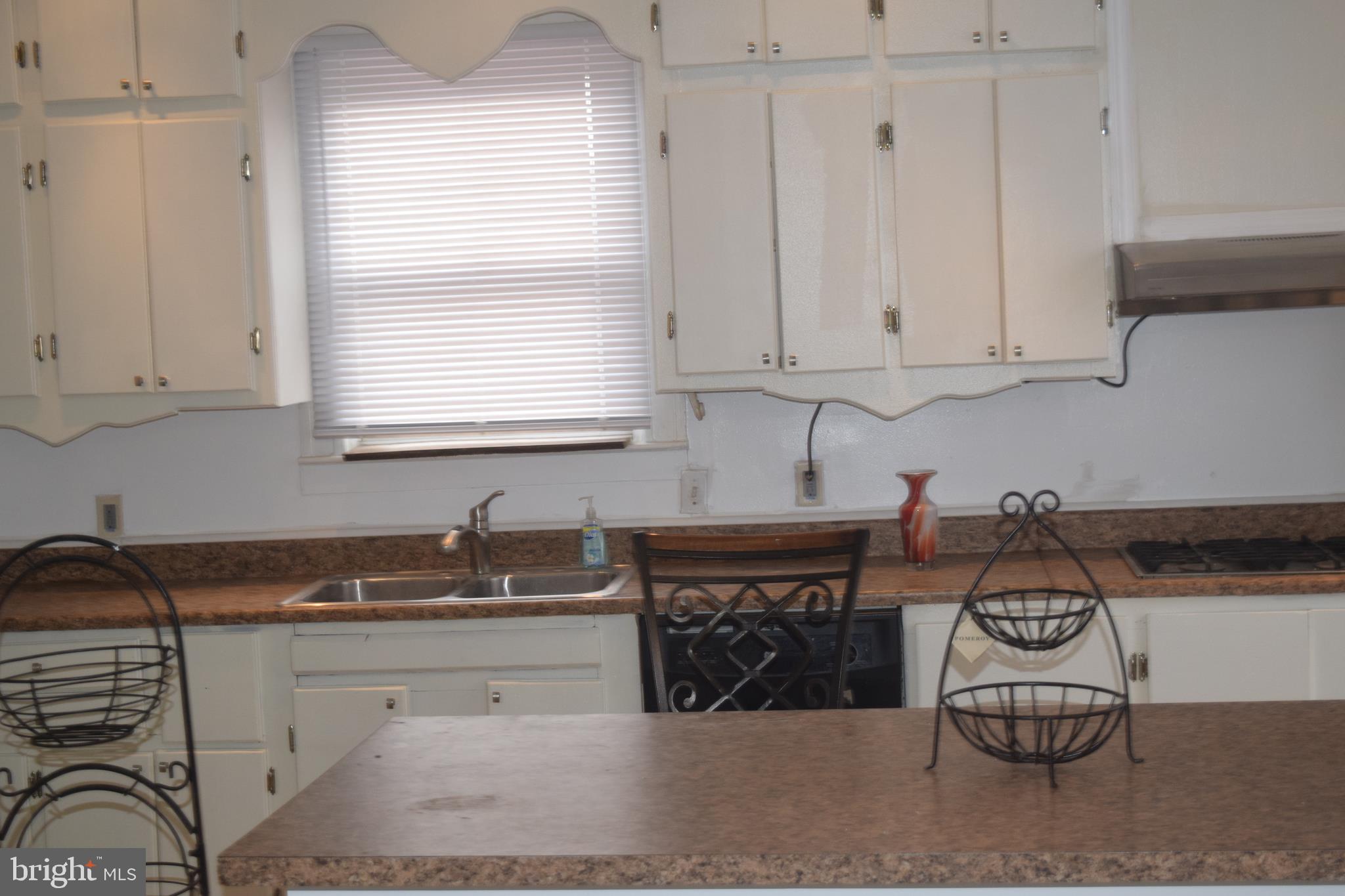 3709 Barrington Road Baltimore, MD 21215 - Photo 18 of 29