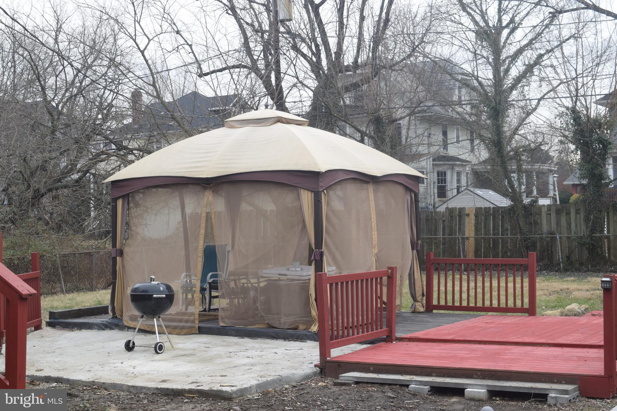 3709 Barrington Road Baltimore, MD 21215 - Photo 4 of 29