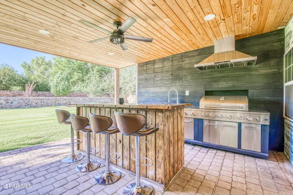 $1,167,000 | 716 Meadowlark Drive, El Paso, TX 79922