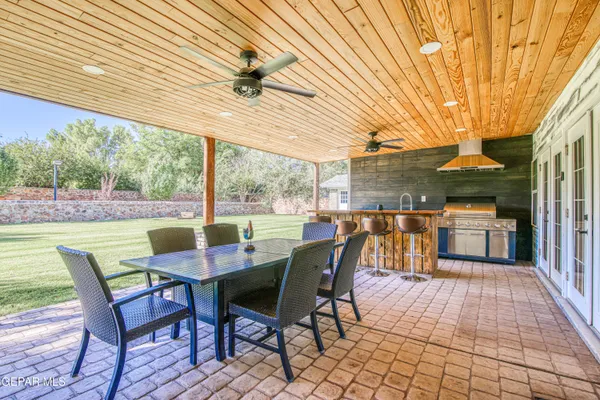 $1,167,000 | 716 Meadowlark Drive, El Paso, TX 79922