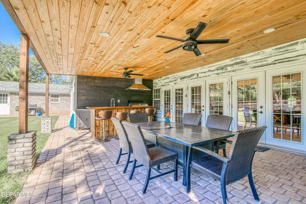 $1,167,000 | 716 Meadowlark Drive, El Paso, TX 79922