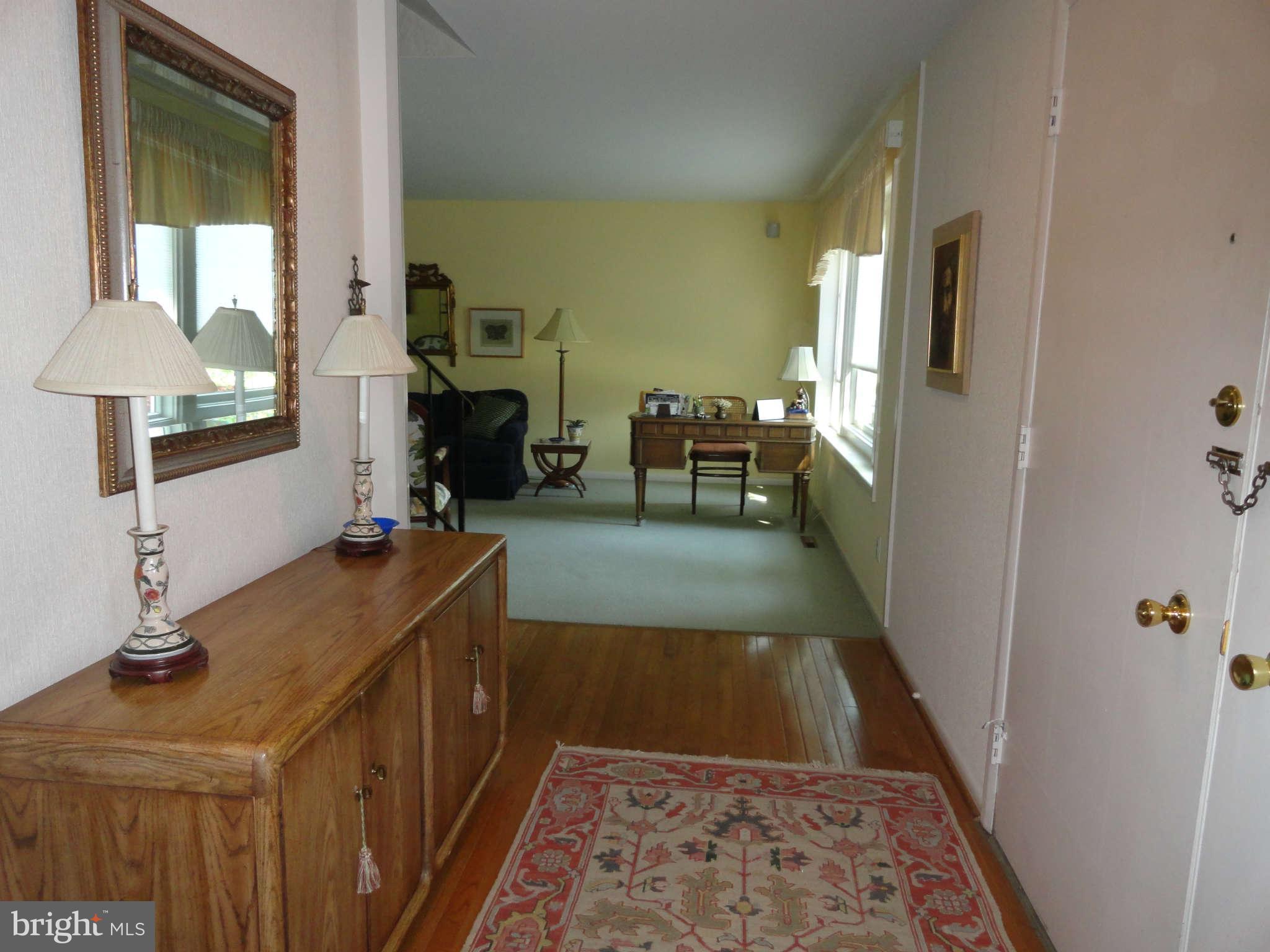 3414 Birch Hollow Road Baltimore, MD 21208 - Photo 2 of 30 Foyer