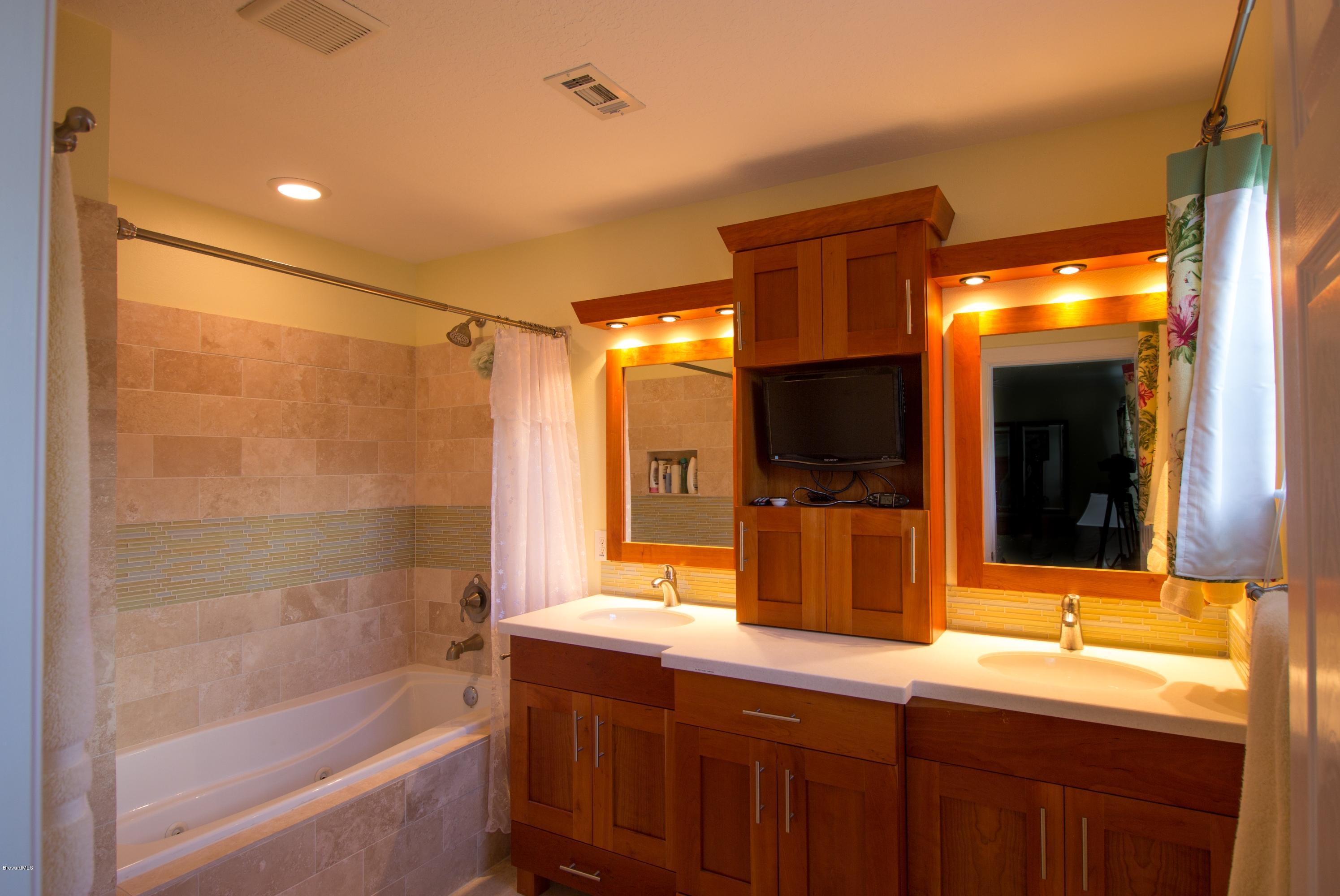 114 Aucila Road Cocoa Beach, FL 32931 - Photo 15 of 34 FANTASTIC MASTER BATH!