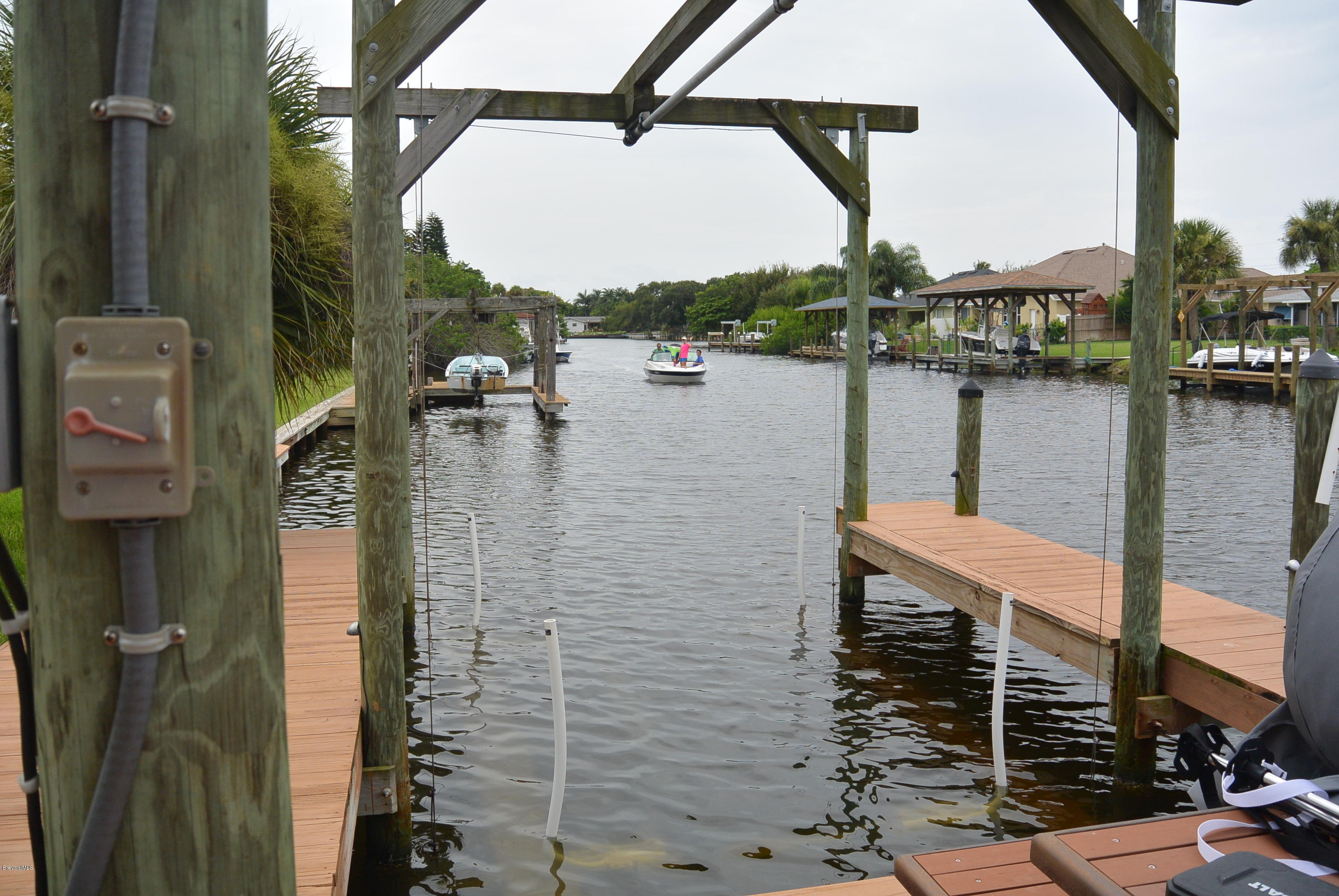 114 Aucila Road Cocoa Beach, FL 32931 - Photo 28 of 34 6000 LB BOAT LIFT
