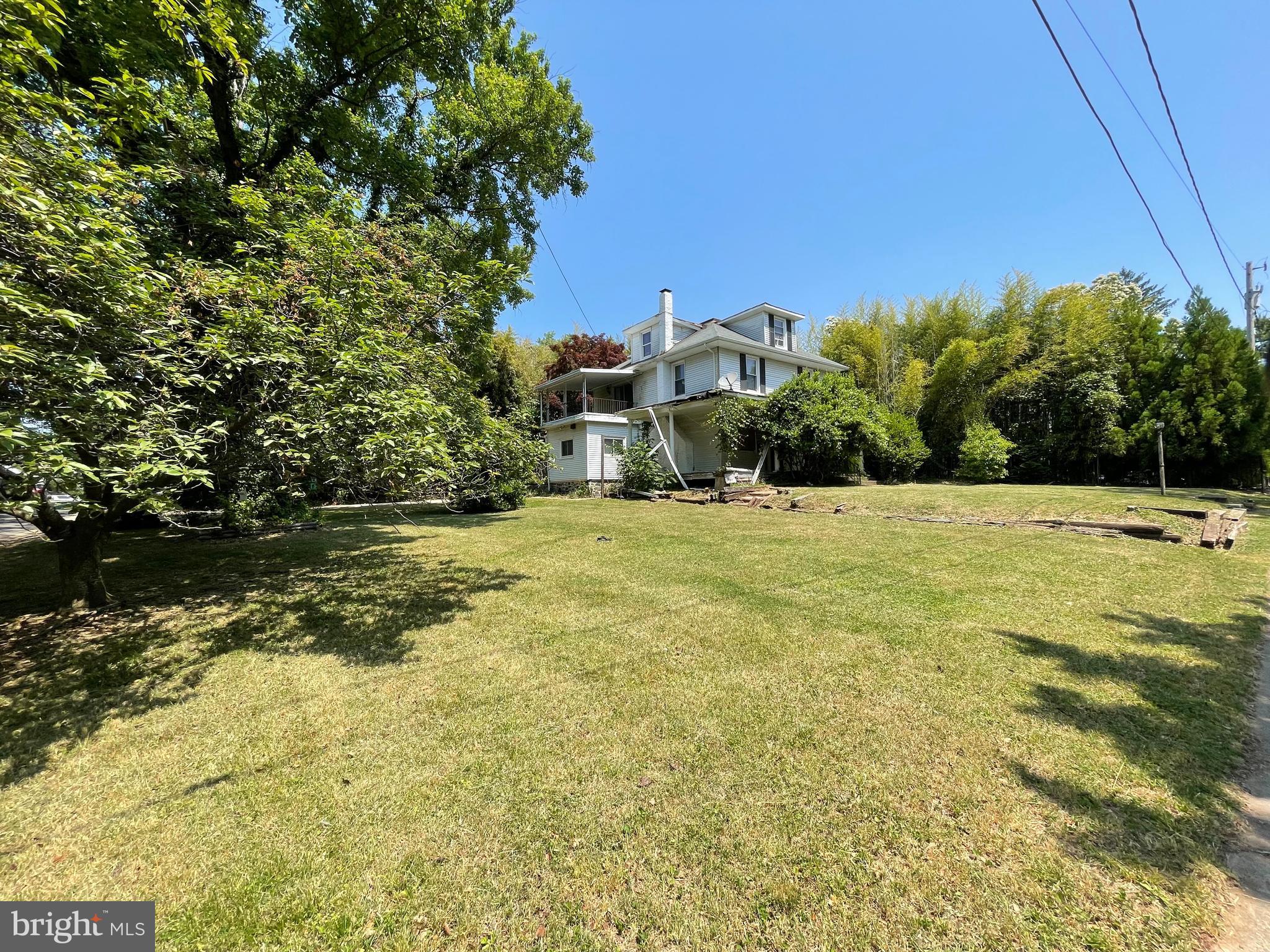 2404 Taney Road Baltimore, MD 21209 - Photo 3 of 6