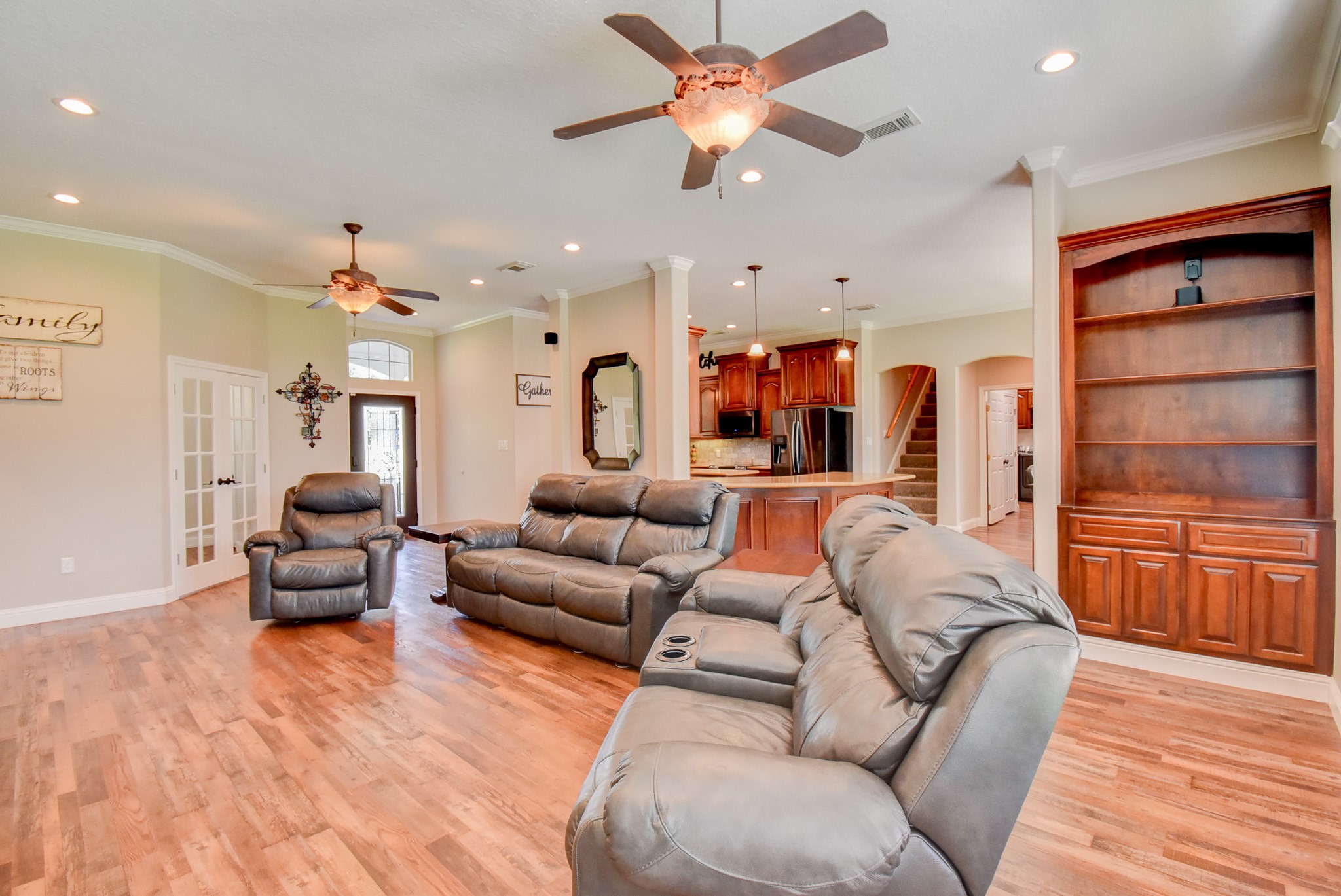 7547 County Road 684D Sweeny, TX 77480 - Photo 11 of 48 Spacious Living Room