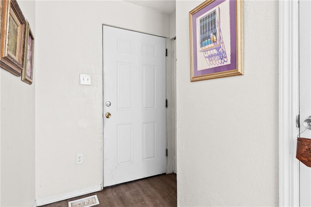 42 Baldwick Road Pittsburgh, PA 15205 - Photo 3 of 50