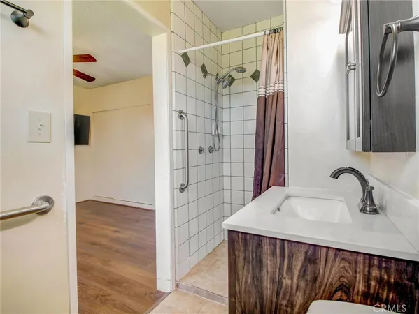 $649,999 | 407 South Keene Avenue, Compton, CA 90220