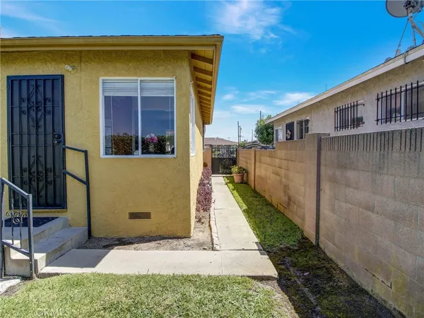$649,999 | 407 South Keene Avenue, Compton, CA 90220