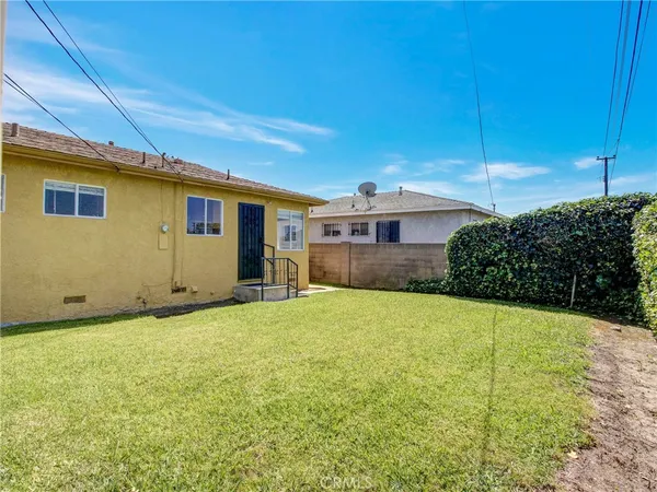 $649,999 | 407 South Keene Avenue, Compton, CA 90220