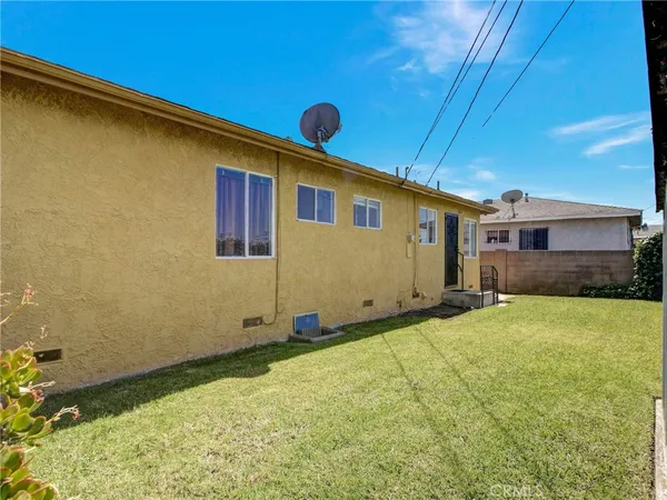 $649,999 | 407 South Keene Avenue, Compton, CA 90220