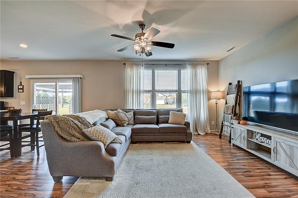 14343 Glapthorn Road Fishers, IN 46037 - Photo 4 of 36 Gallery Image 4