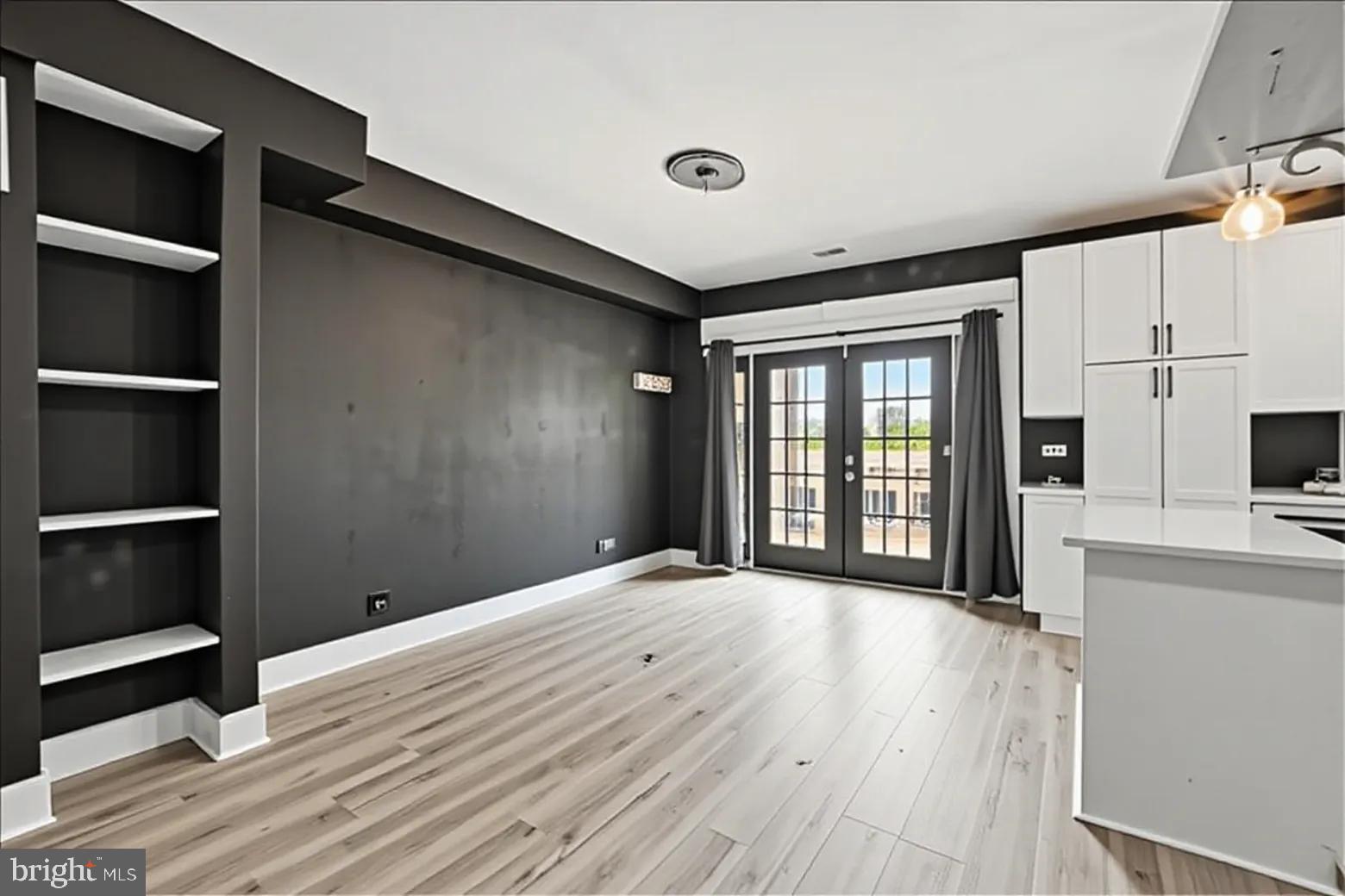 939 15th Street Southeast Washington, DC 20003 - Photo 4 of 19
