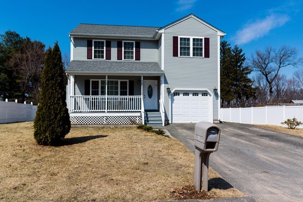 12 Jimmy Court Springfield, MA 01104 - Photo 2 of 18 Gallery Image 2