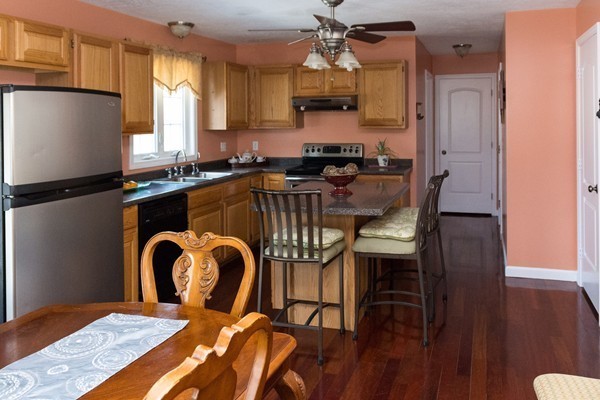 12 Jimmy Court Springfield, MA 01104 - Photo 7 of 18 Gallery Image 7