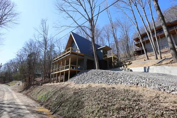 $849,999 | 1196 Lakeside Drive, Smithville, TN 37166