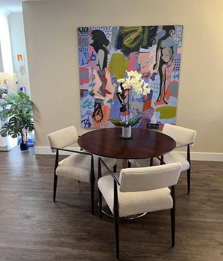 3150 North Sheridan Road, Unit 5A Chicago, IL 60657 - Photo 15 of 34 a view of a dining room with furniture and wooden floor