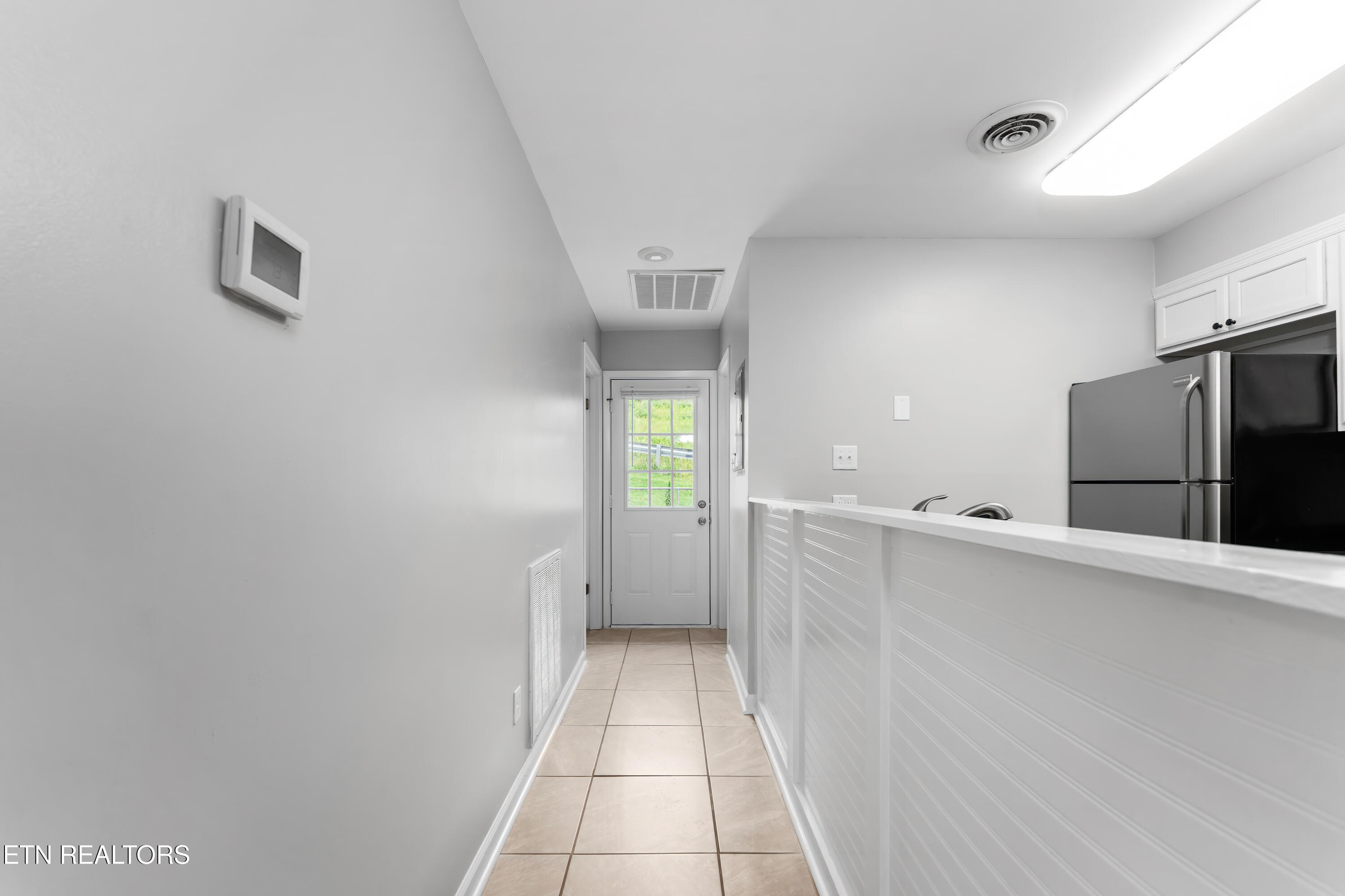 2702 Sood Road, Unit 3 Knoxville, TN 37921 - Photo 9 of 30 Kitchen hallway