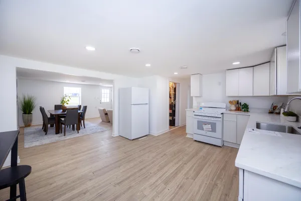 $339,900 | 5424 Oakville Waltz Road, New Boston, MI 48164