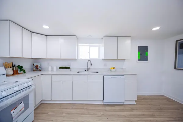 $339,900 | 5424 Oakville Waltz Road, New Boston, MI 48164