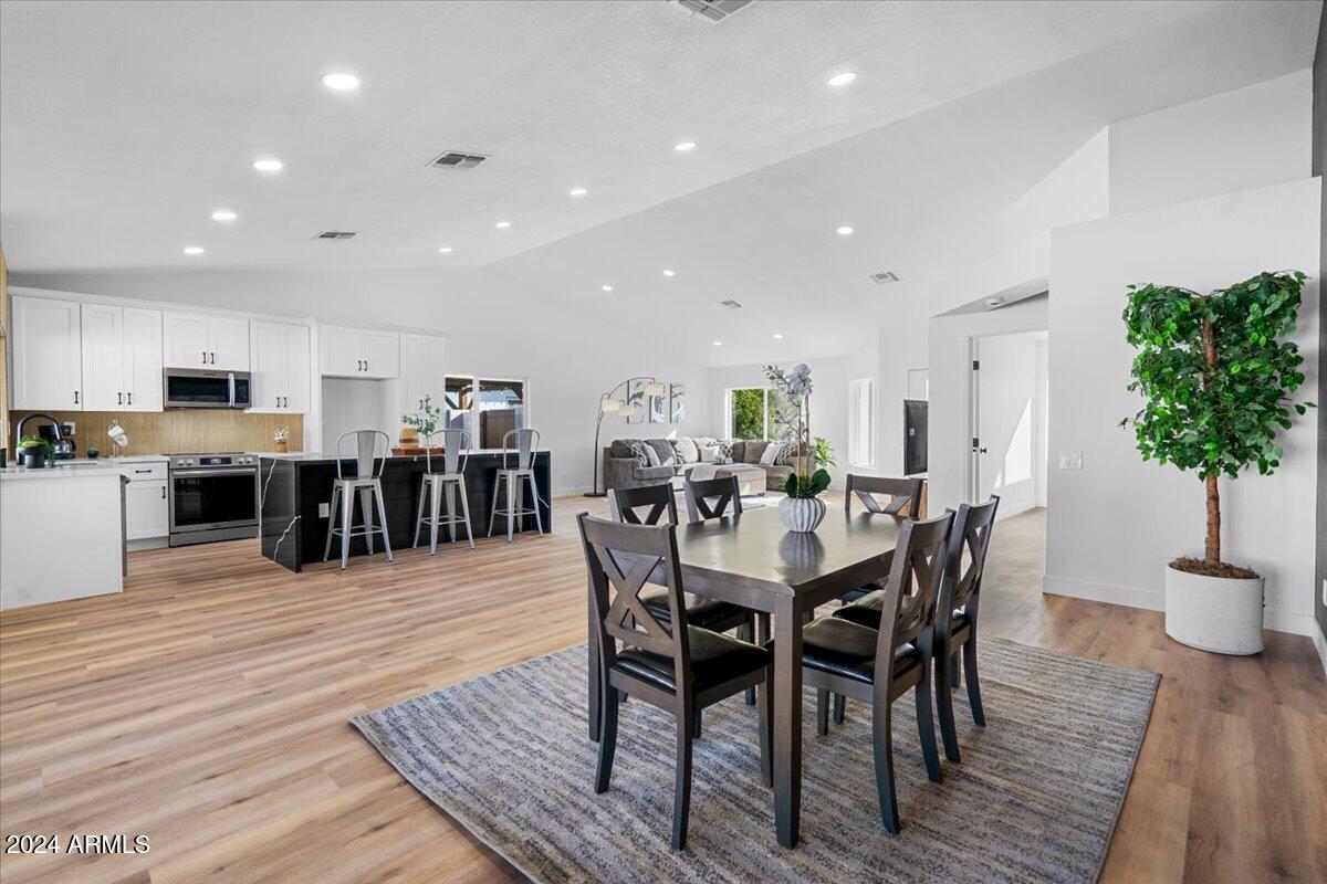 7740 West Calavar Road Peoria, AZ 85381 - Photo 11 of 42 12-QVB09383