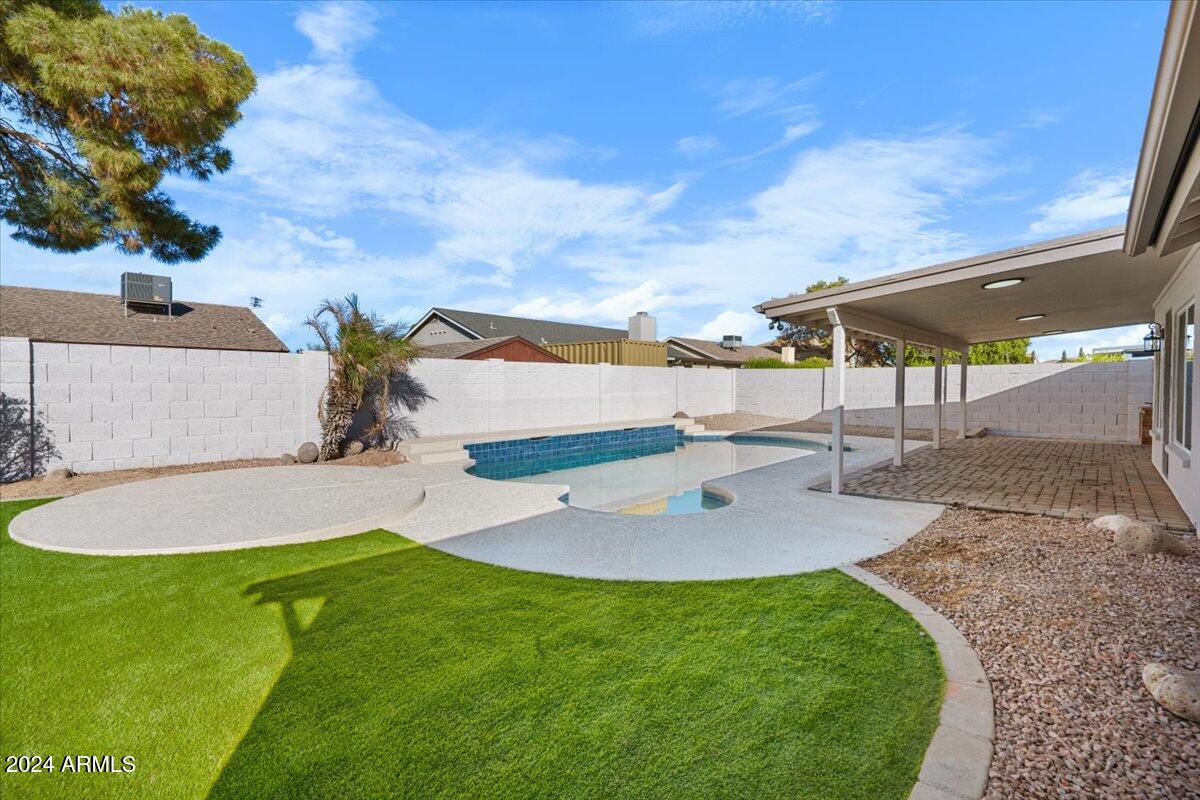 7740 West Calavar Road Peoria, AZ 85381 - Photo 31 of 42 32-QVB09587